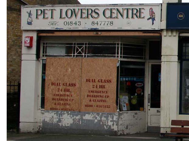 No 42 Pet Lovers Centre 2006